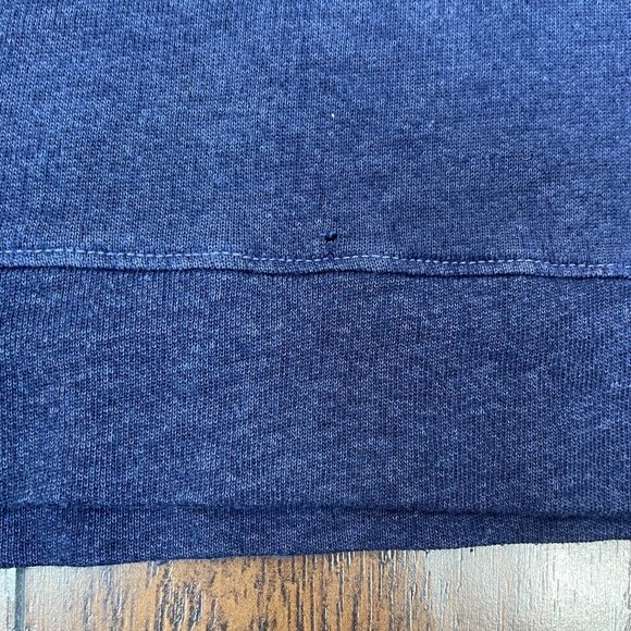 Sundry Top 2 Medium Navy Blue Red Flag Graphic Long Sleeve Shirt Cropped Women's - Picture 4 of 14